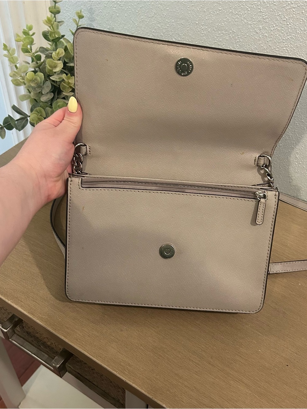 Michael Kors Beige Tan/Grey Crossbody Bag - Picture 3 of 10
